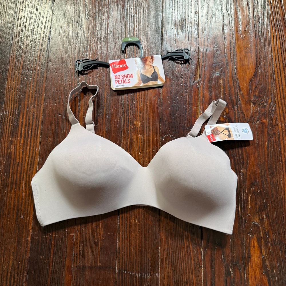Hanes No Show Petals Wirefree Bra Womens XL Beige Concealing Petals MHG565